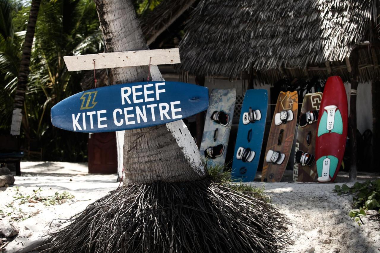 Coconut Village Beach Resort Diani Beach Buitenkant foto