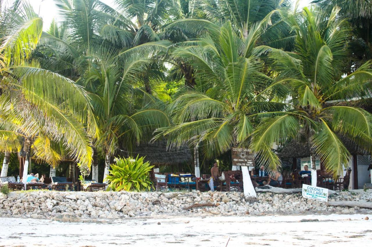 Coconut Village Beach Resort Diani Beach Buitenkant foto
