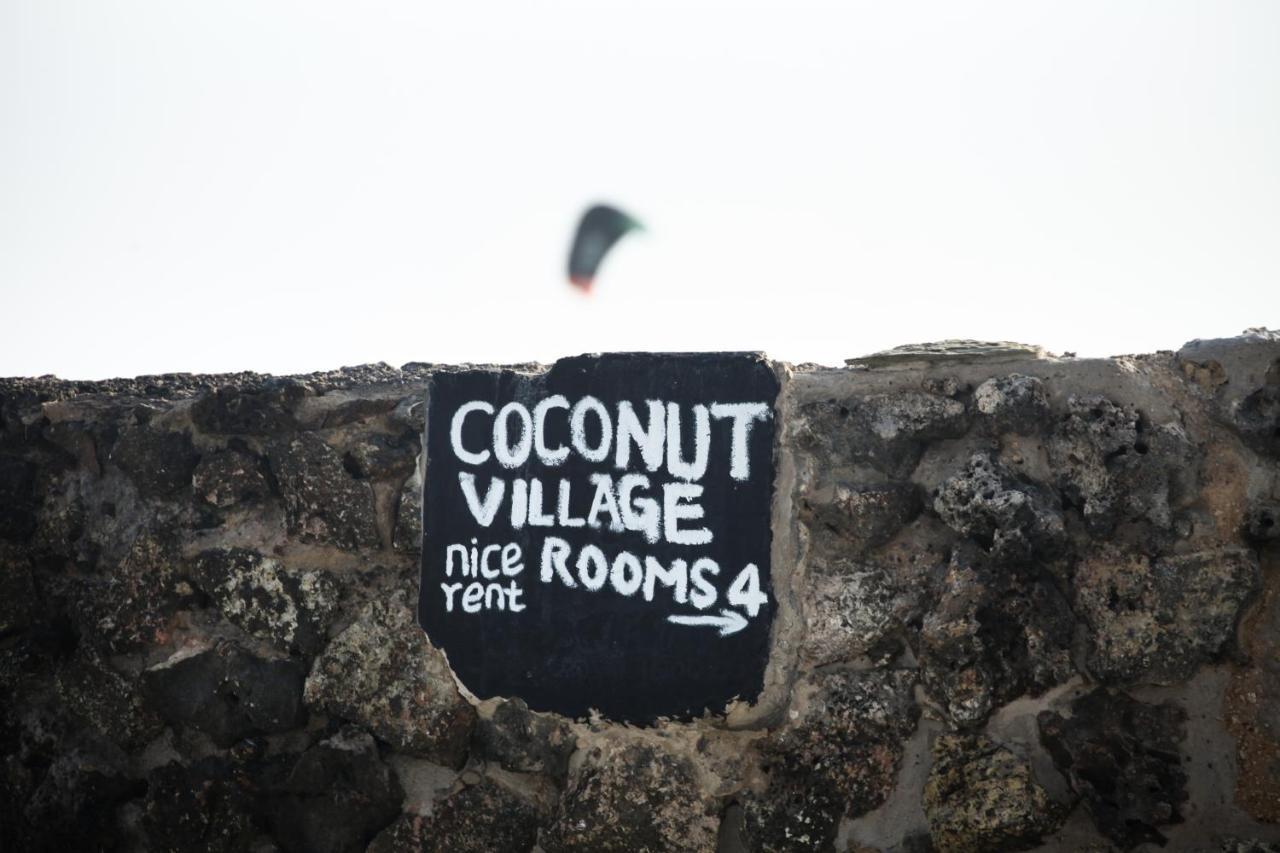 Coconut Village Beach Resort Diani Beach Buitenkant foto