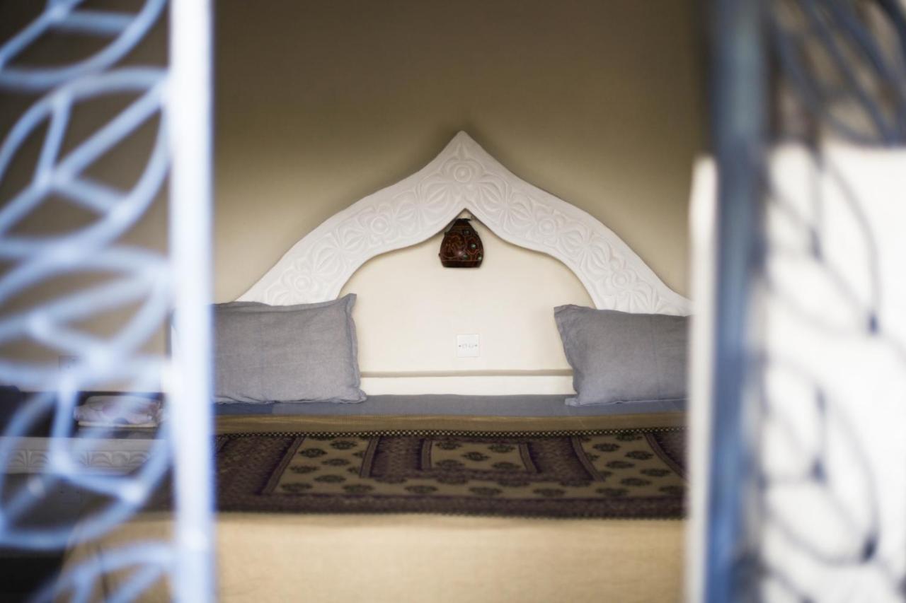 Coconut Village Beach Resort Diani Beach Buitenkant foto