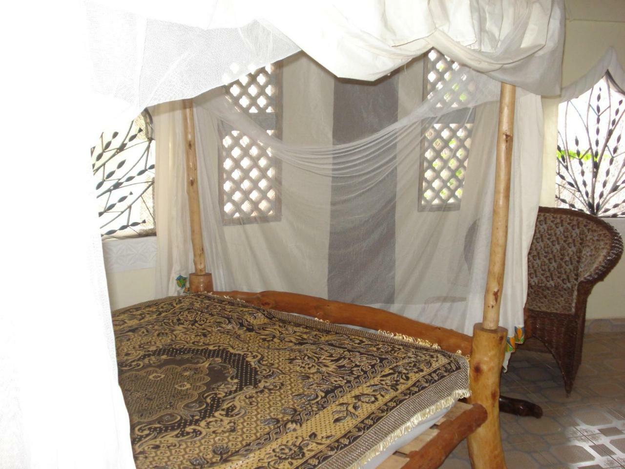 Coconut Village Beach Resort Diani Beach Kamer foto